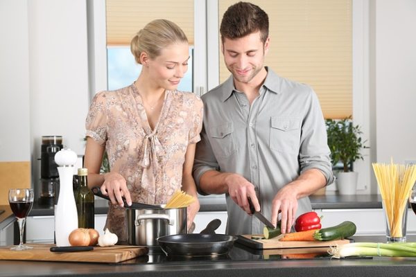 Ki főzze a vacsorát? – munkamegosztás a családban
